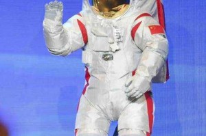 如何体验乘坐飞船探索宇宙的奇妙之旅？揭秘宇航员的真实生活体验，搭乘飞船是否值得一试？