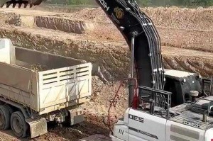如何观看精彩的挖土视频？多种挖掘方式展示