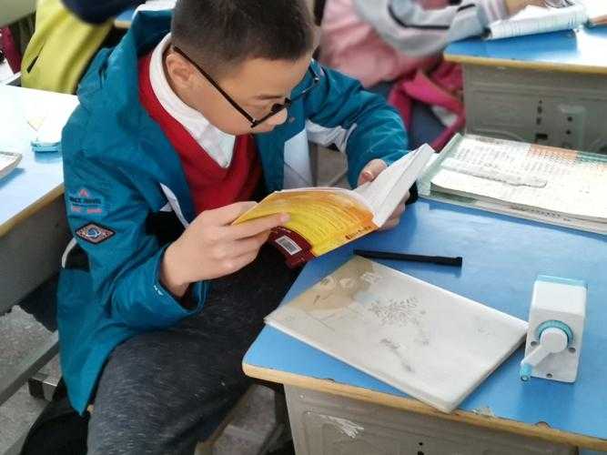 《米粒儿是谁?这部暖心电视剧里的小男孩感动无数观众》