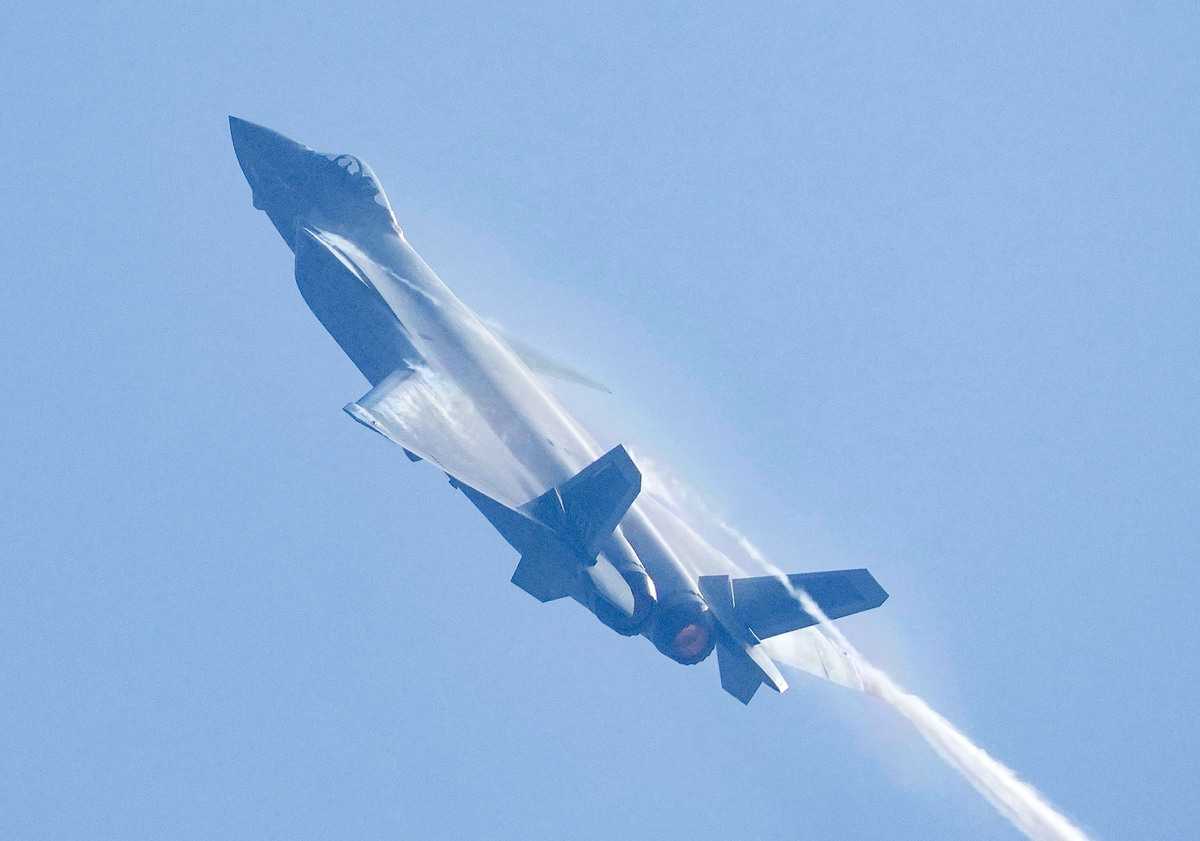顾正文退飞:2025航空业变革与个人抉择