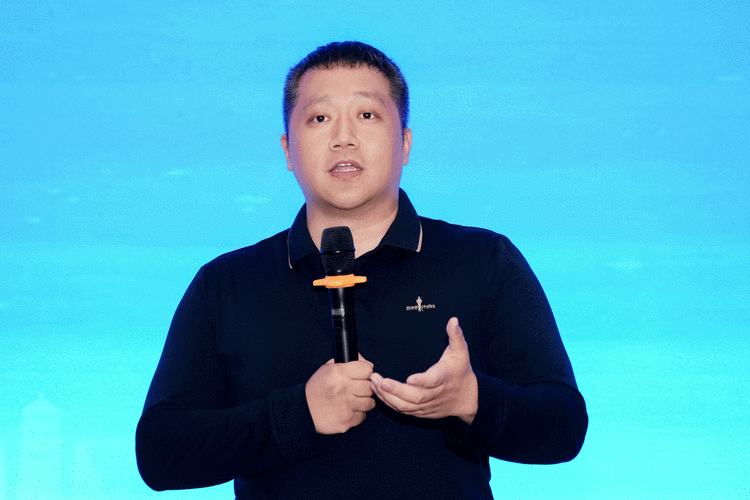 根据提供的行业报告和技术趋势，结合2025年市场动态与2026年技术演进方向，现对移动输入法行业的变革路径及核心挑战进行系统性分析：