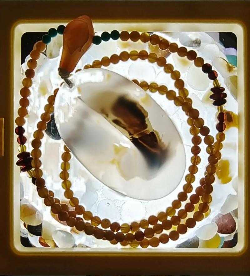珍贵海洋玉髓价值揭秘：价值达千万，究竟有何独特之处？