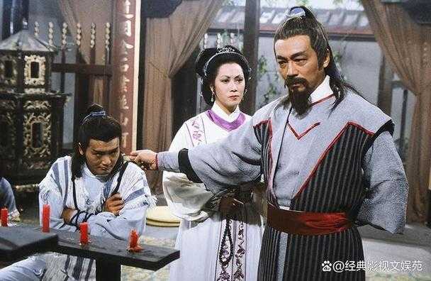 如何欣赏和理解周润发在经典电影《笑傲江湖》中的表演艺术魅力?