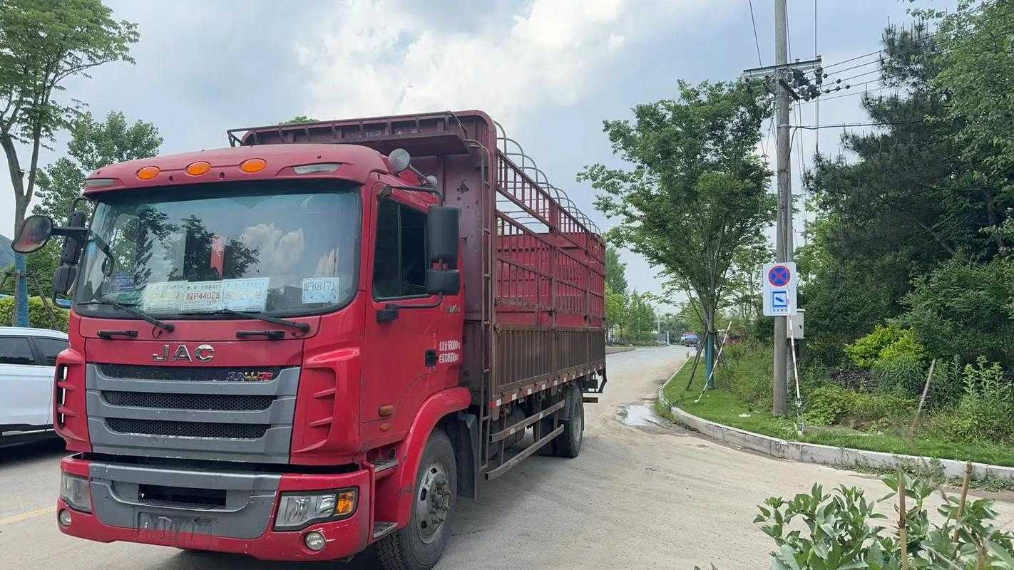 高清实拍:16米货车的外观与细节图片展示