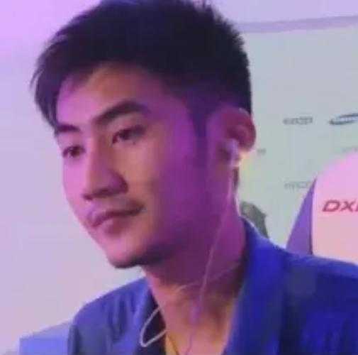 CSGO茄子十年蜕变:职业选手到破圈主播2025